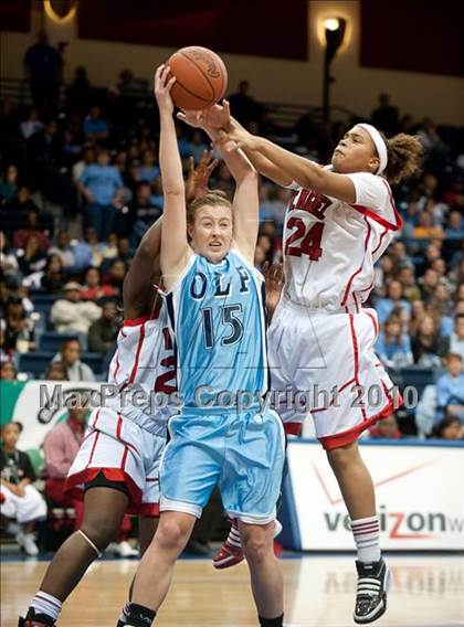 Thumbnail 3 in Mount Miguel vs Our Lady of Peace (CIF SDS D3 Final) photogallery.