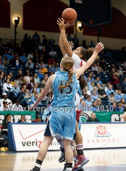 Thumbnail 3 in Mount Miguel vs Our Lady of Peace (CIF SDS D3 Final) photogallery.