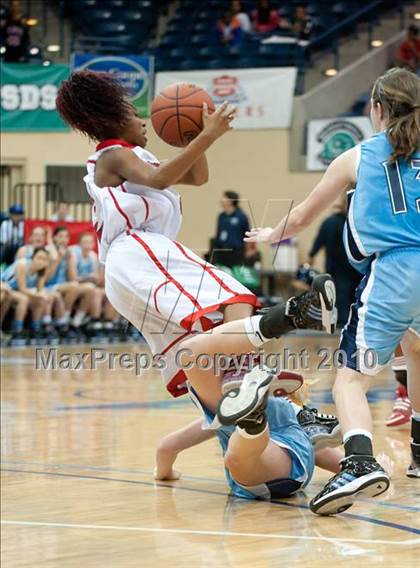 Thumbnail 3 in Mount Miguel vs Our Lady of Peace (CIF SDS D3 Final) photogallery.