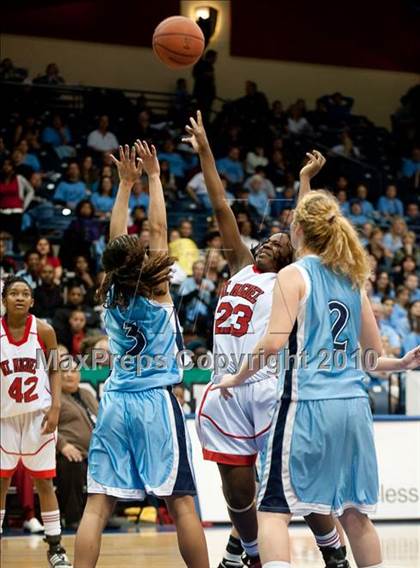Thumbnail 3 in Mount Miguel vs Our Lady of Peace (CIF SDS D3 Final) photogallery.