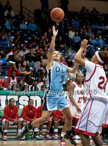 Thumbnail 3 in Mount Miguel vs Our Lady of Peace (CIF SDS D3 Final) photogallery.