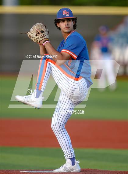 Thumbnail 2 in Grand Oaks vs Oak Ridge (Battle of the Oaks) photogallery.