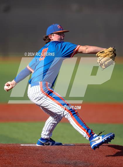 Thumbnail 1 in Grand Oaks vs Oak Ridge (Battle of the Oaks) photogallery.