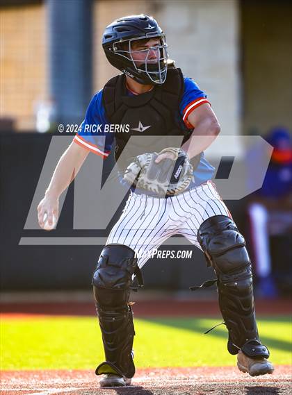 Thumbnail 1 in Grand Oaks vs Oak Ridge (Battle of the Oaks) photogallery.