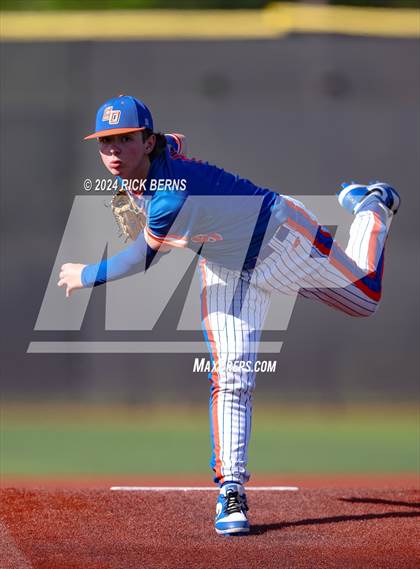 Thumbnail 3 in Grand Oaks vs Oak Ridge (Battle of the Oaks) photogallery.