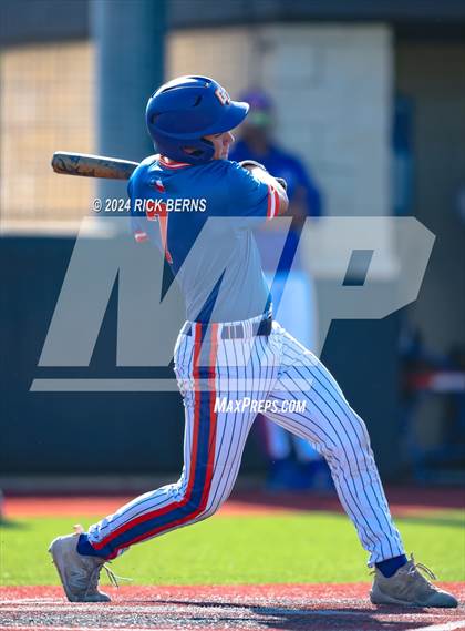 Thumbnail 3 in Grand Oaks vs Oak Ridge (Battle of the Oaks) photogallery.