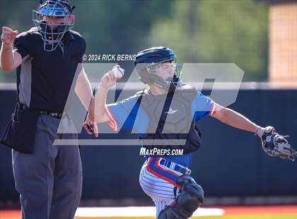 Thumbnail 2 in Grand Oaks vs Oak Ridge (Battle of the Oaks) photogallery.