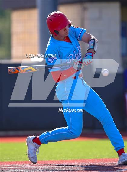 Thumbnail 3 in Grand Oaks vs Oak Ridge (Battle of the Oaks) photogallery.