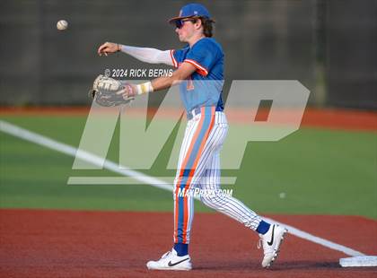 Thumbnail 2 in Grand Oaks vs Oak Ridge (Battle of the Oaks) photogallery.