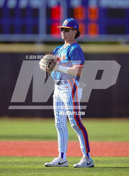 Thumbnail 2 in Grand Oaks vs Oak Ridge (Battle of the Oaks) photogallery.