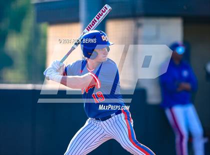 Thumbnail 3 in Grand Oaks vs Oak Ridge (Battle of the Oaks) photogallery.