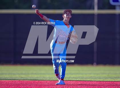 Thumbnail 1 in Grand Oaks vs Oak Ridge (Battle of the Oaks) photogallery.