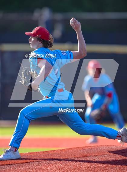 Thumbnail 3 in Grand Oaks vs Oak Ridge (Battle of the Oaks) photogallery.