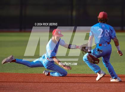 Thumbnail 3 in Grand Oaks vs Oak Ridge (Battle of the Oaks) photogallery.