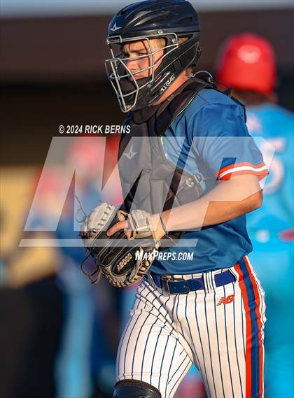 Thumbnail 3 in Grand Oaks vs Oak Ridge (Battle of the Oaks) photogallery.