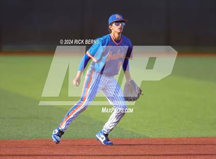 Thumbnail 2 in Grand Oaks vs Oak Ridge (Battle of the Oaks) photogallery.