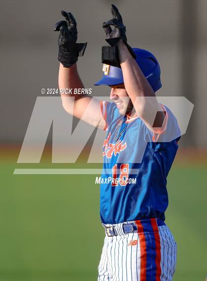 Thumbnail 3 in Grand Oaks vs Oak Ridge (Battle of the Oaks) photogallery.