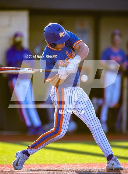 Thumbnail 3 in Grand Oaks vs Oak Ridge (Battle of the Oaks) photogallery.