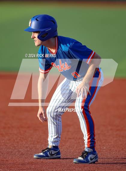 Thumbnail 1 in Grand Oaks vs Oak Ridge (Battle of the Oaks) photogallery.