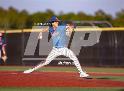 Thumbnail 2 in Grand Oaks vs Oak Ridge (Battle of the Oaks) photogallery.
