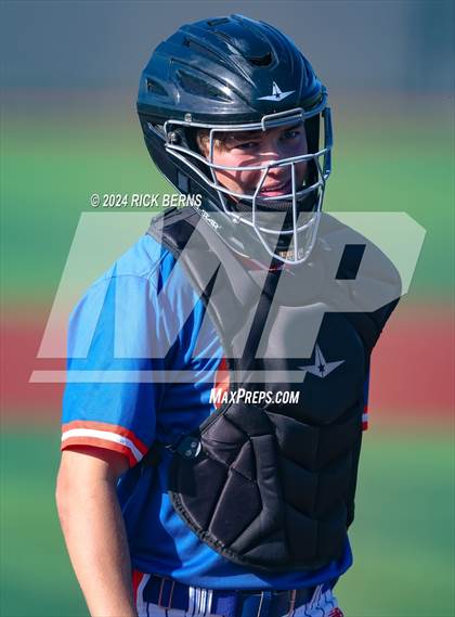 Thumbnail 2 in Grand Oaks vs Oak Ridge (Battle of the Oaks) photogallery.