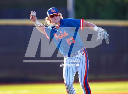 Thumbnail 3 in Grand Oaks vs Oak Ridge (Battle of the Oaks) photogallery.