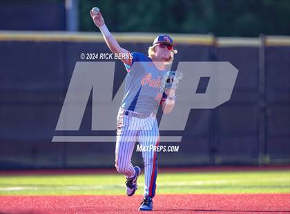 Thumbnail 3 in Grand Oaks vs Oak Ridge (Battle of the Oaks) photogallery.