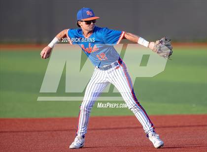 Thumbnail 3 in Grand Oaks vs Oak Ridge (Battle of the Oaks) photogallery.