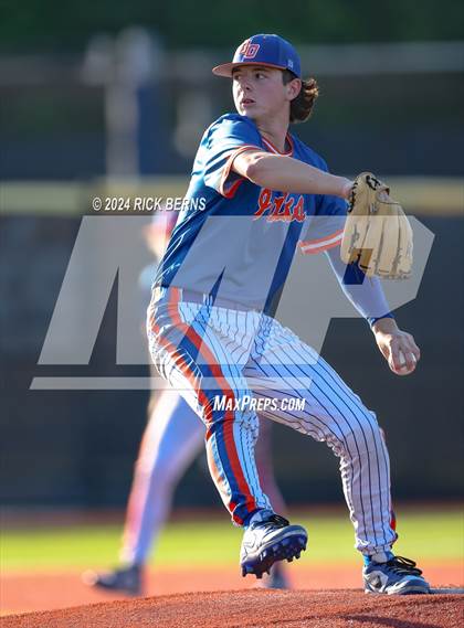 Thumbnail 3 in Grand Oaks vs Oak Ridge (Battle of the Oaks) photogallery.