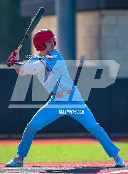 Thumbnail 3 in Grand Oaks vs Oak Ridge (Battle of the Oaks) photogallery.