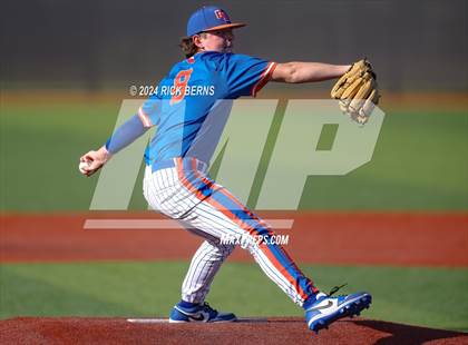 Thumbnail 1 in Grand Oaks vs Oak Ridge (Battle of the Oaks) photogallery.