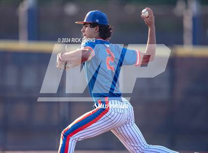 Thumbnail 2 in Grand Oaks vs Oak Ridge (Battle of the Oaks) photogallery.
