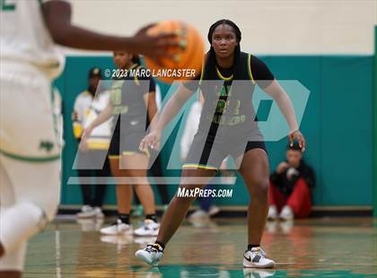 Thumbnail 1 in Richmond @ Myers Park photogallery.