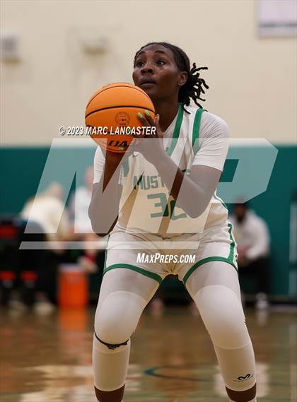 Thumbnail 3 in Richmond @ Myers Park photogallery.