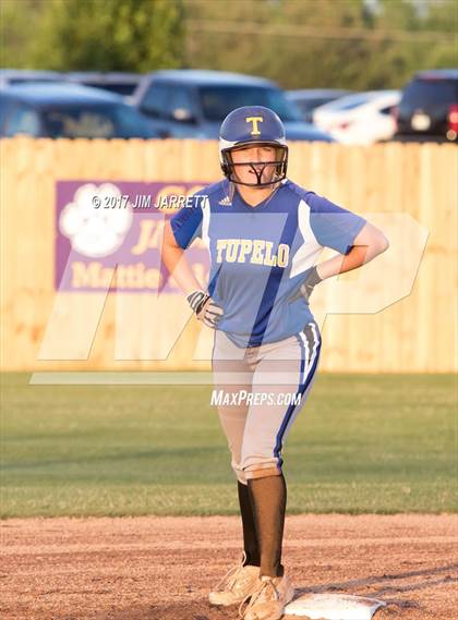 Thumbnail 2 in DeSoto Central vs. Tupelo photogallery.