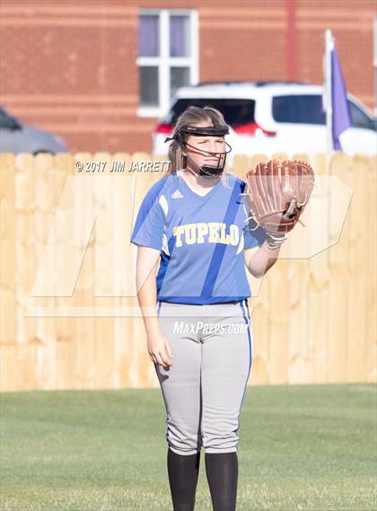 Thumbnail 3 in DeSoto Central vs. Tupelo photogallery.