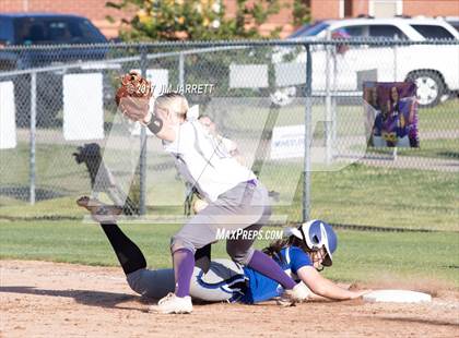 Thumbnail 2 in DeSoto Central vs. Tupelo photogallery.