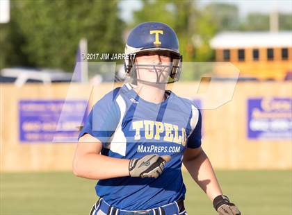 Thumbnail 3 in DeSoto Central vs. Tupelo photogallery.