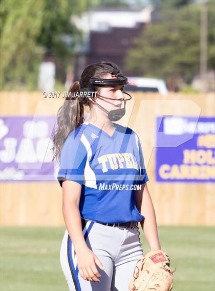 Thumbnail 2 in DeSoto Central vs. Tupelo photogallery.