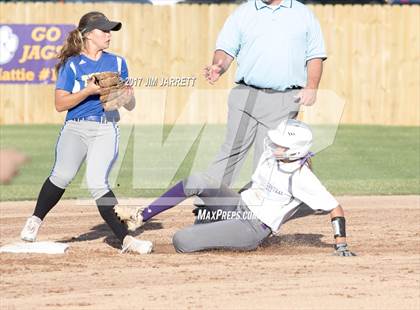 Thumbnail 3 in DeSoto Central vs. Tupelo photogallery.