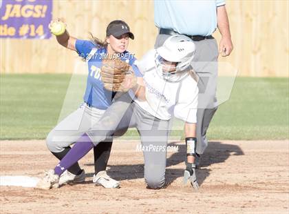 Thumbnail 1 in DeSoto Central vs. Tupelo photogallery.