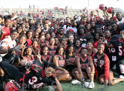 Thumbnail 3 in Cedar Hill vs. Westlake (UIL 5A Division 2 Semifinal Playoff) photogallery.