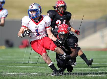 Thumbnail 2 in Cedar Hill vs. Westlake (UIL 5A Division 2 Semifinal Playoff) photogallery.
