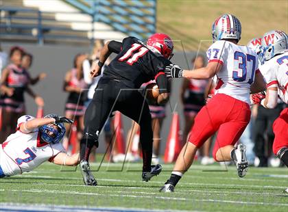 Thumbnail 3 in Cedar Hill vs. Westlake (UIL 5A Division 2 Semifinal Playoff) photogallery.
