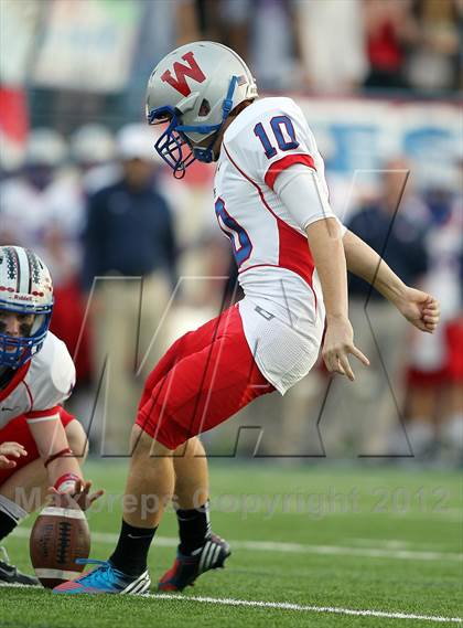 Thumbnail 3 in Cedar Hill vs. Westlake (UIL 5A Division 2 Semifinal Playoff) photogallery.