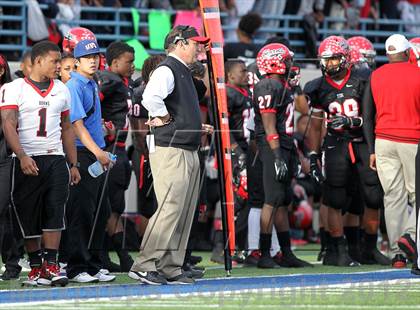 Thumbnail 3 in Cedar Hill vs. Westlake (UIL 5A Division 2 Semifinal Playoff) photogallery.