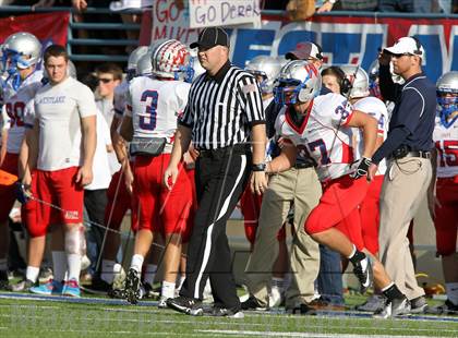 Thumbnail 3 in Cedar Hill vs. Westlake (UIL 5A Division 2 Semifinal Playoff) photogallery.