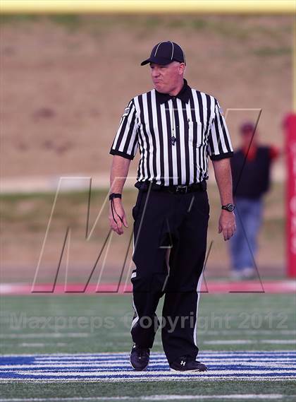 Thumbnail 2 in Cedar Hill vs. Westlake (UIL 5A Division 2 Semifinal Playoff) photogallery.
