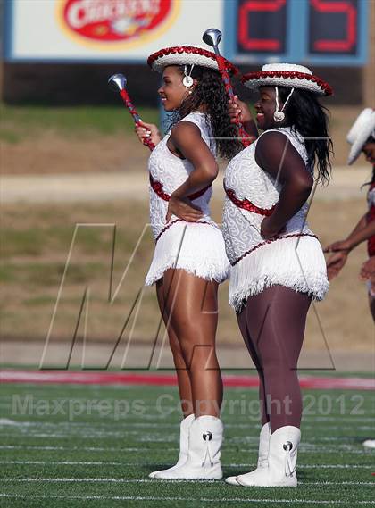 Thumbnail 2 in Cedar Hill vs. Westlake (UIL 5A Division 2 Semifinal Playoff) photogallery.