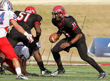 Thumbnail 3 in Cedar Hill vs. Westlake (UIL 5A Division 2 Semifinal Playoff) photogallery.